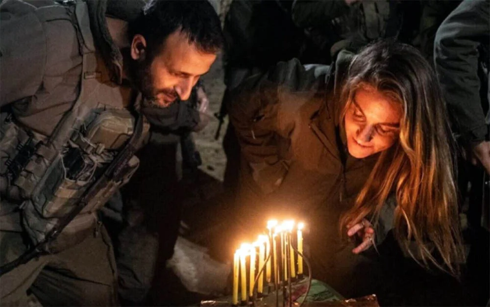 Shiri Bibas’s sister lights parents’ menorah on reserve duty in Gaza Shiri Bibas’s sister lights parents’ menorah on reserve duty in Gaza