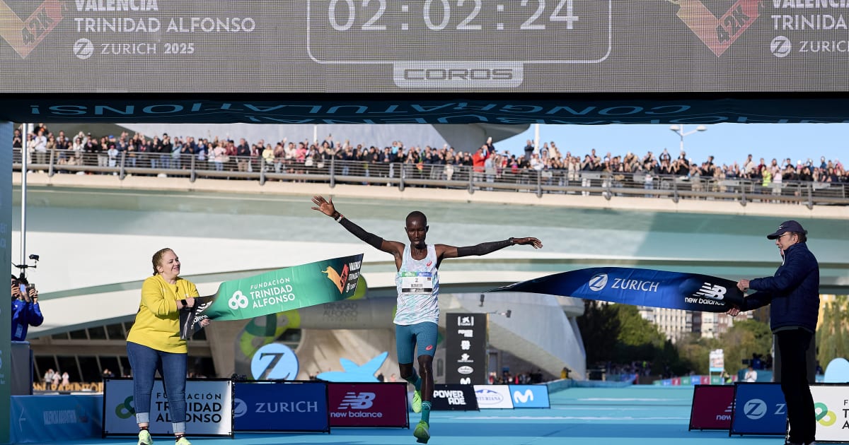 John Korir and Joyciline Jepkosgei take victories, Olympic triathlon champ Alex Yee 7th in men’s race