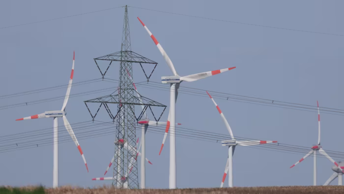 EU plans strategic overhaul to fix energy grid bottlenecks