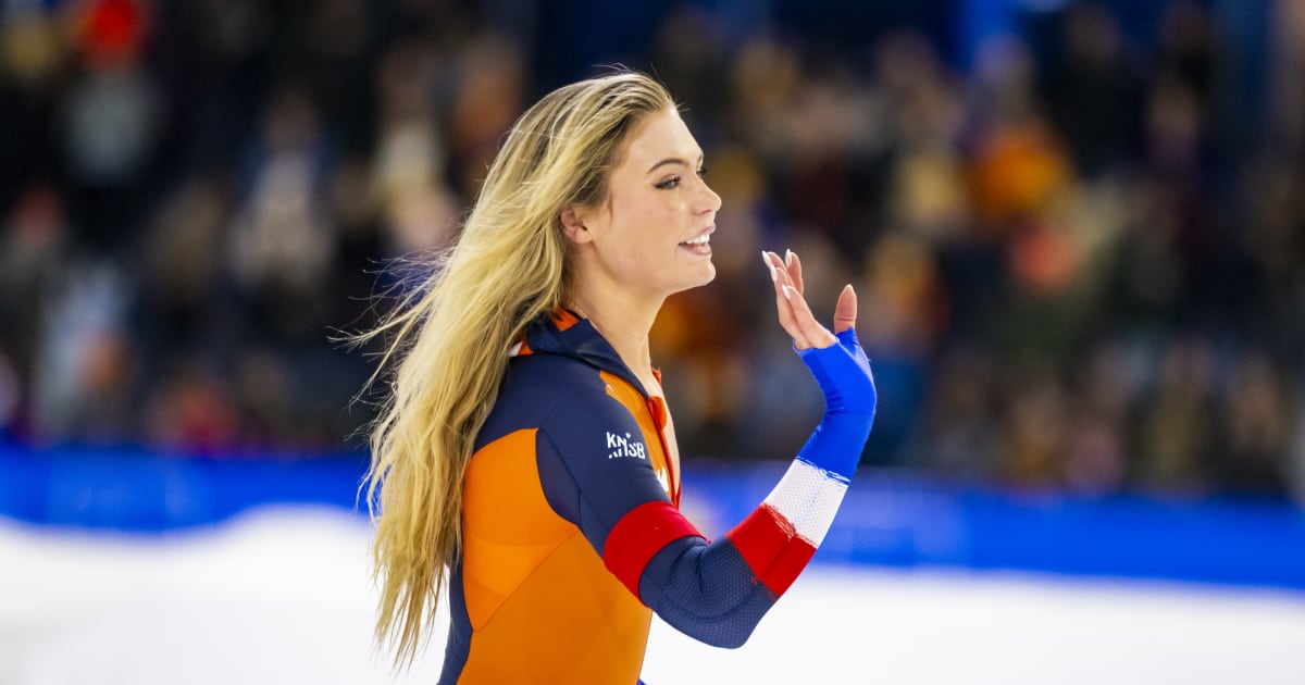 Jutta Leerdam thrills home crowd with 1000m victory, Jordan Stolz smashes 1500m track record at ISU World Cup Heerenveen 2025 Jutta Leerdam thrills home crowd with 1000m victory, Jordan Stolz smashes 1500m track record at ISU World Cup Heerenveen 2025
