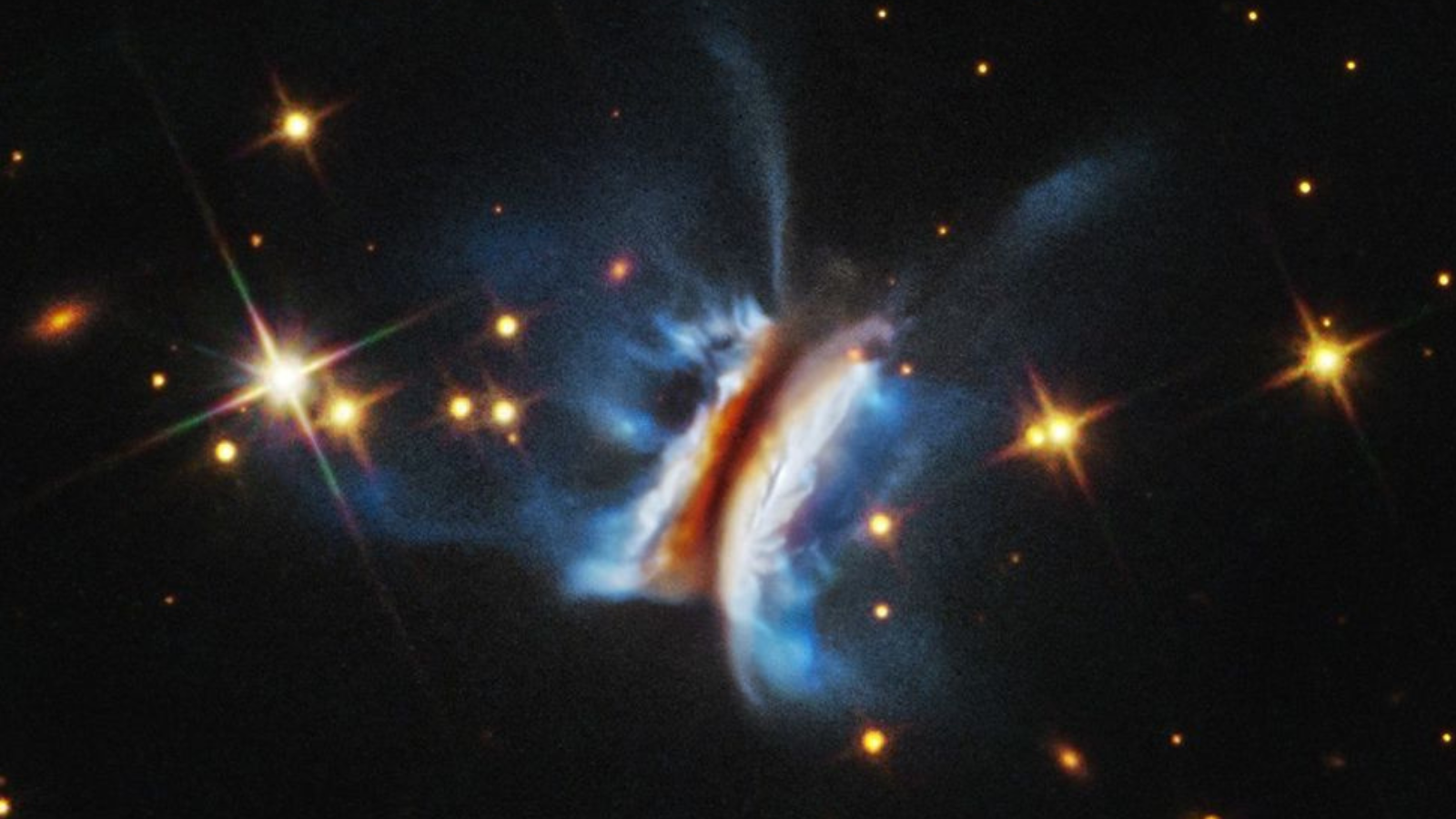 ‘Dracula’s Chivito’ looks stunning in this tasty Christmas photo from the Hubble Telescope