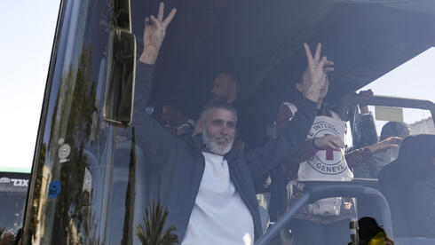 Coalition advances bill to curb prisoner swaps for hostages