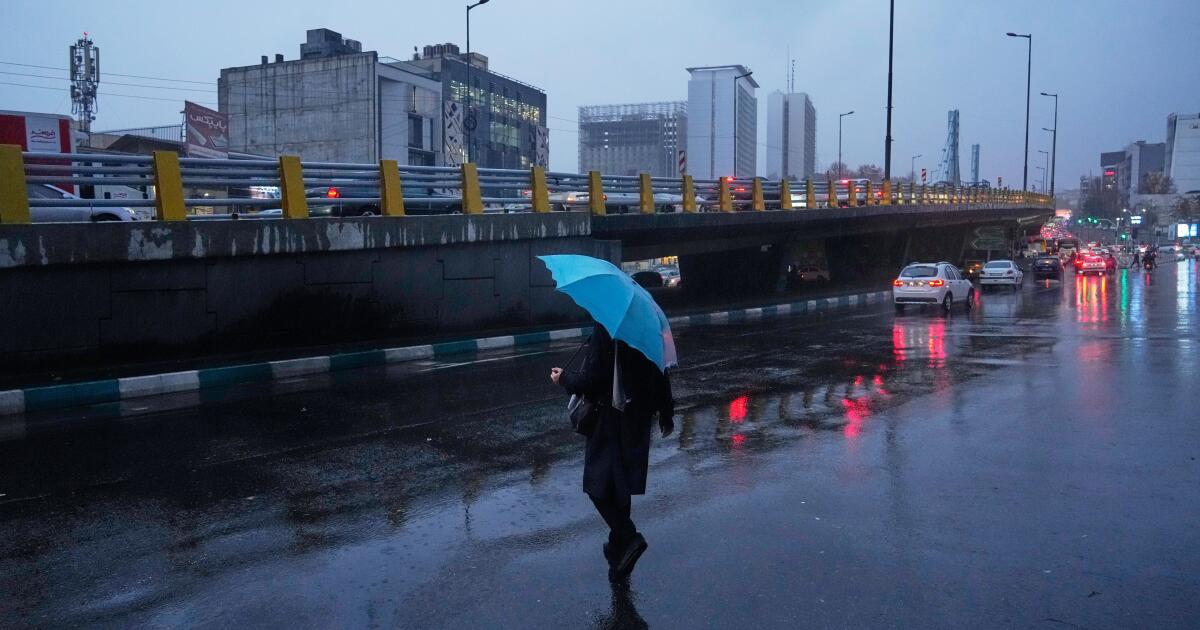 First rain of autumn falls in Iran’s capital, but the drought-ravaged nation needs far more First rain of autumn falls in Iran’s capital, but the drought-ravaged nation needs far more