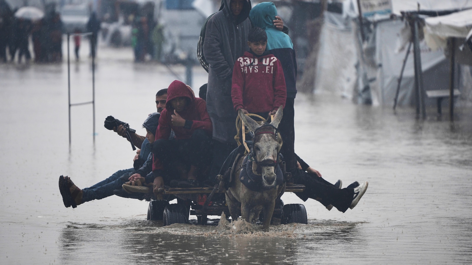 Winter storm rips through Gaza, exposing failure to deliver enough aid to territory Winter storm rips through Gaza, exposing failure to deliver enough aid to territory