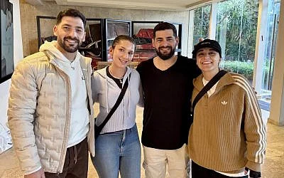 The Blogs: In Israel, A Moment That Stays With Me | Jess Levitt