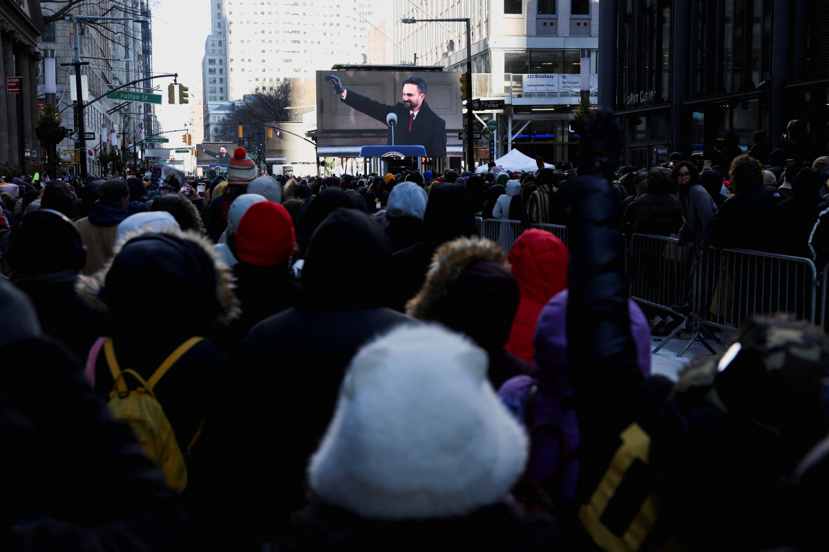סערה ברשת סביב תנועת יד של ראש העיר החדש של ניו יורק זוהרן ממדאני סערה ברשת סביב תנועת יד של ראש העיר החדש של ניו יורק זוהרן ממדאני