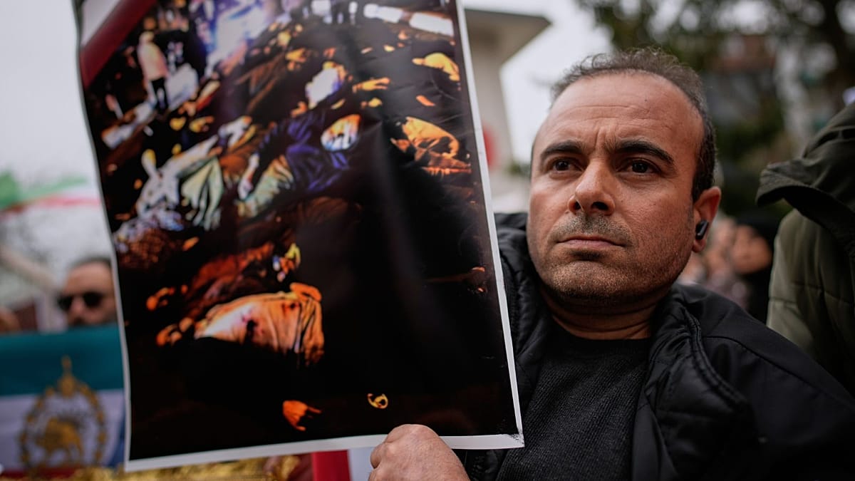 ‘It’s like zombies attacked us,’ Iran protests eyewitness tells Euronews