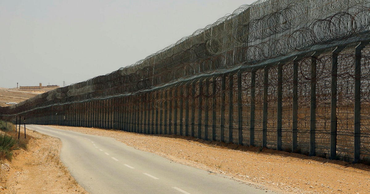 שב”כ קושר לראשונה בין נשק שהוברח ברחפנים לשני פיגועים בשטח ישראל – מדיני ביטחוני שב”כ קושר לראשונה בין נשק שהוברח ברחפנים לשני פיגועים בשטח ישראל – מדיני ביטחוני
