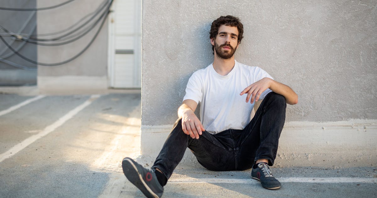 “מה לך, בוגר עירוני א’ ובן של אמנים מוכרים, עם הרבי נחמן מברסלב?” – פודקאסטים