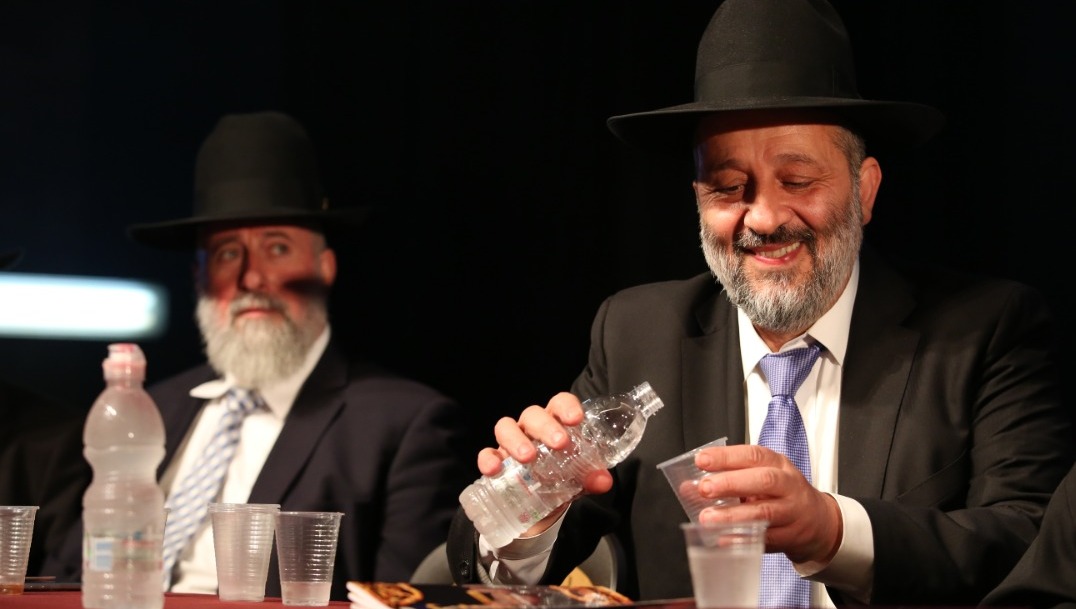 בגלל ערוץ 12: הנר הראשון בהילולת הבבא סאלי נמכר בסכום עתק