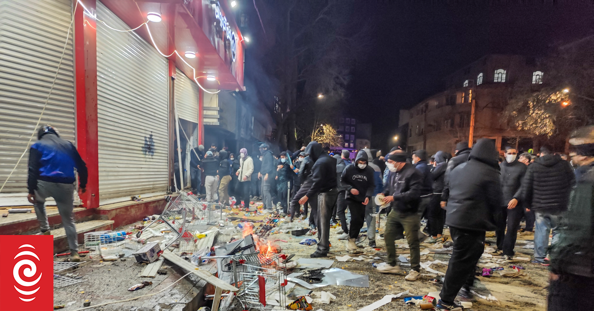 Iran’s Guards declare ‘red line’ on security as Tehran seeks to quell unrest