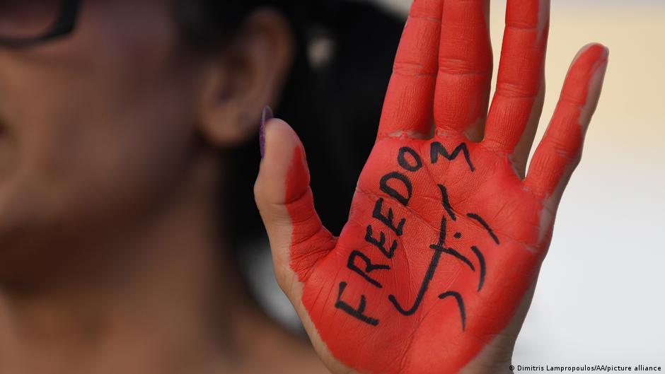 A timeline of mass protests since 1999 – DW – 01/08/2026