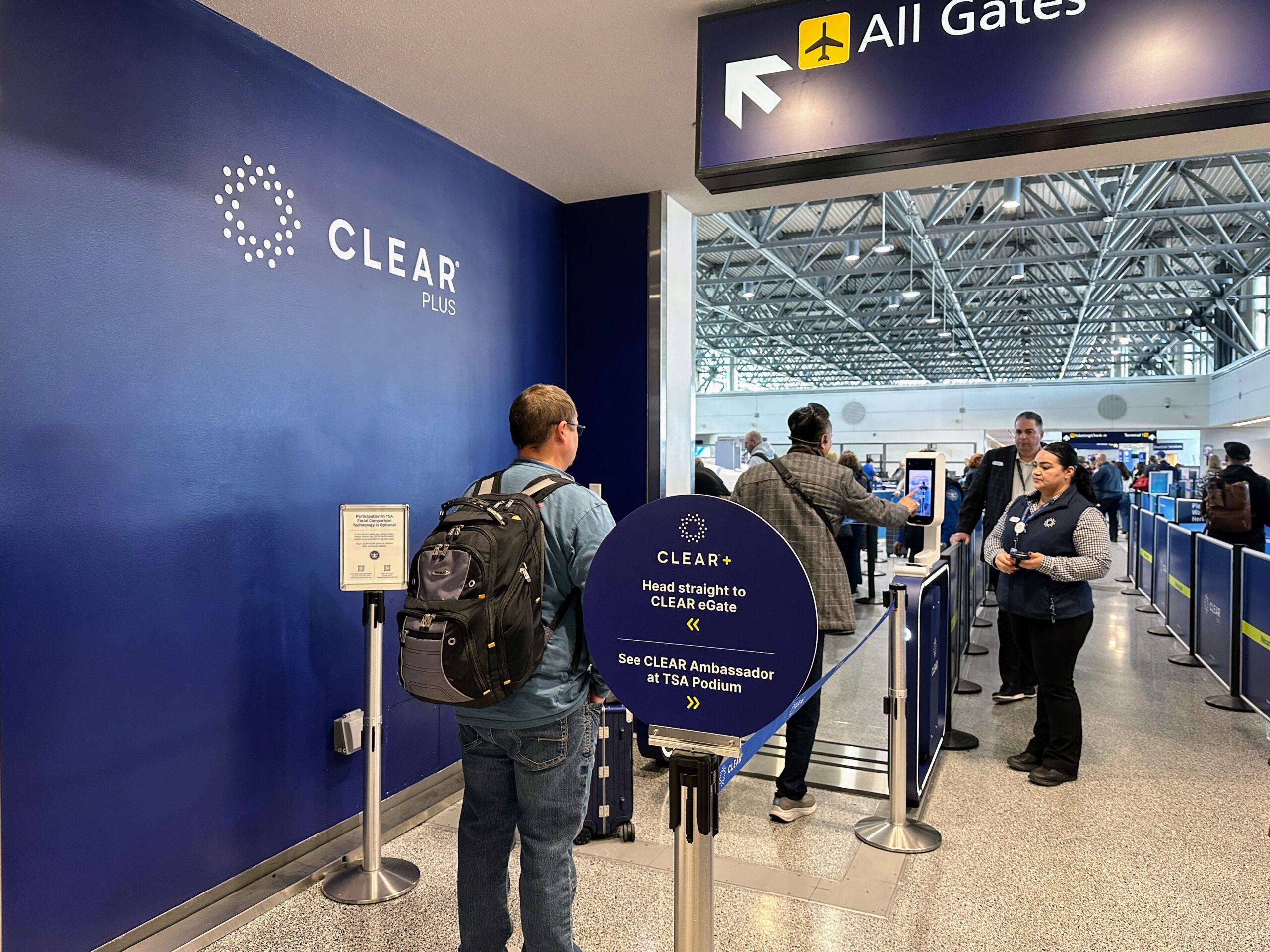 CLEAR launches biometric “eGates” and TSA PreCheck® enrollment at OAK 
