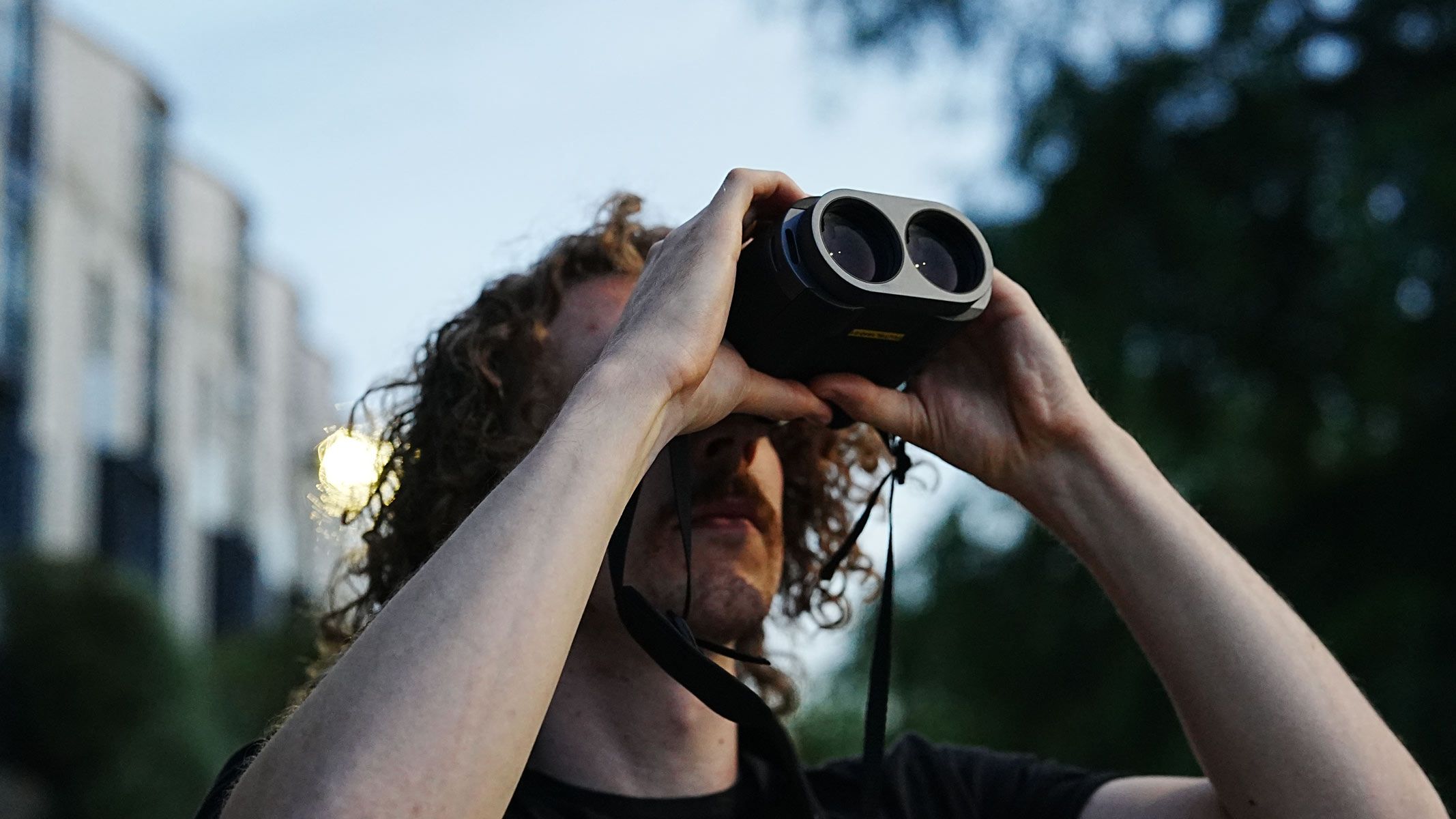 Are image-stabilized binoculars good for stargazing?
