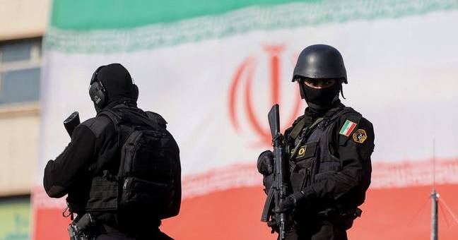‘De facto curfew’: residents describe tightened security in Iran ‘De facto curfew’: residents describe tightened security in Iran