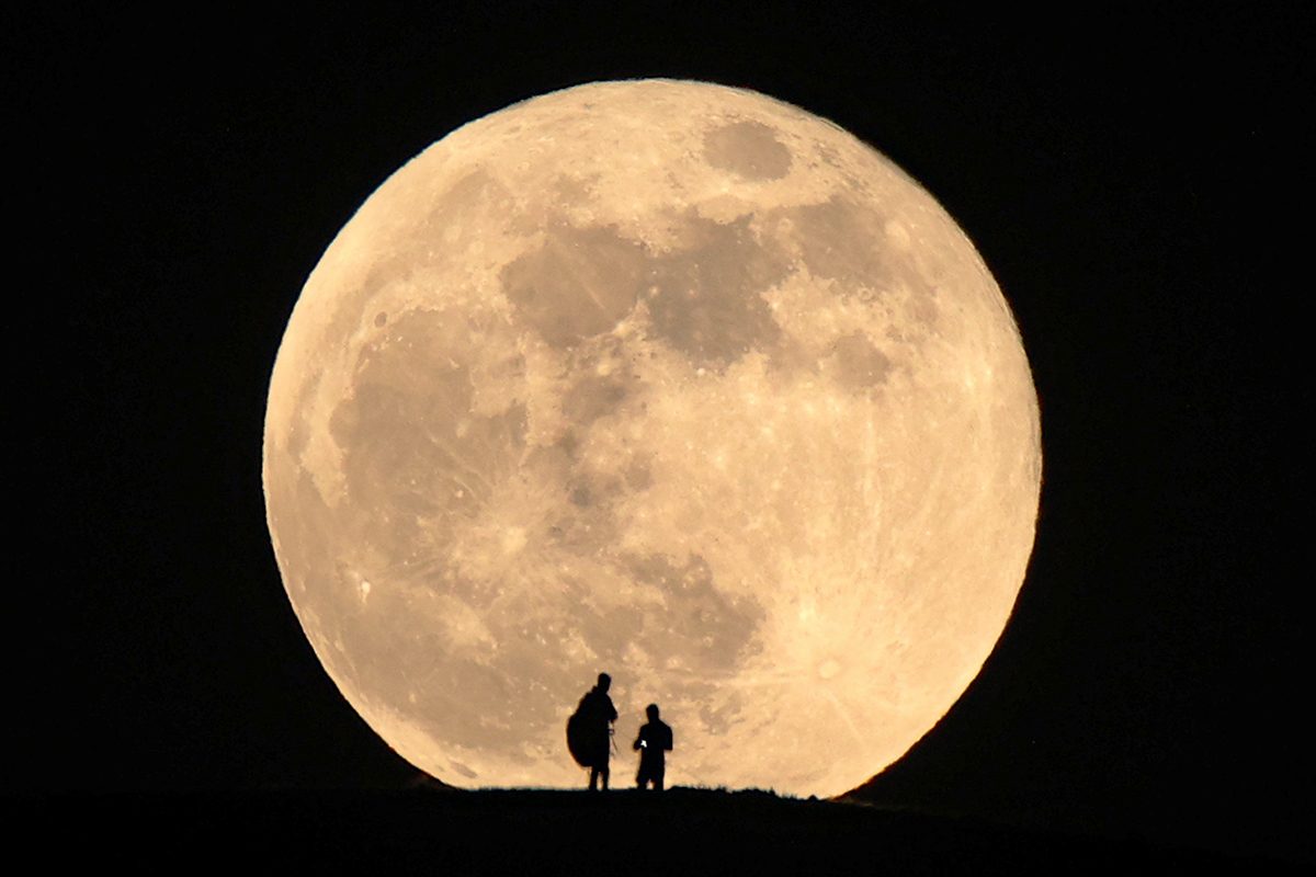 This week’s Wolf Moon supermoon has a close encounter with Jupiter. You won’t want to miss it