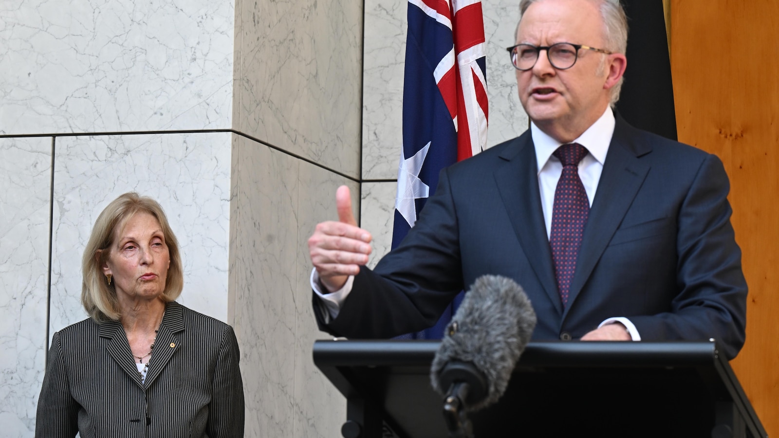 Australia’s leader announces a royal commission into antisemitism after Bondi mass shooting