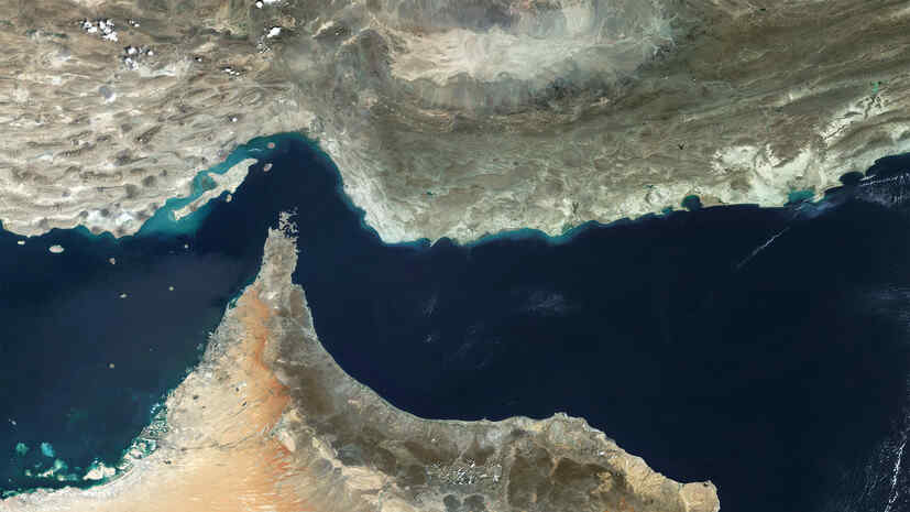 Iran notifies ships of closure of Strait of Hormuz Iran notifies ships of closure of Strait of Hormuz