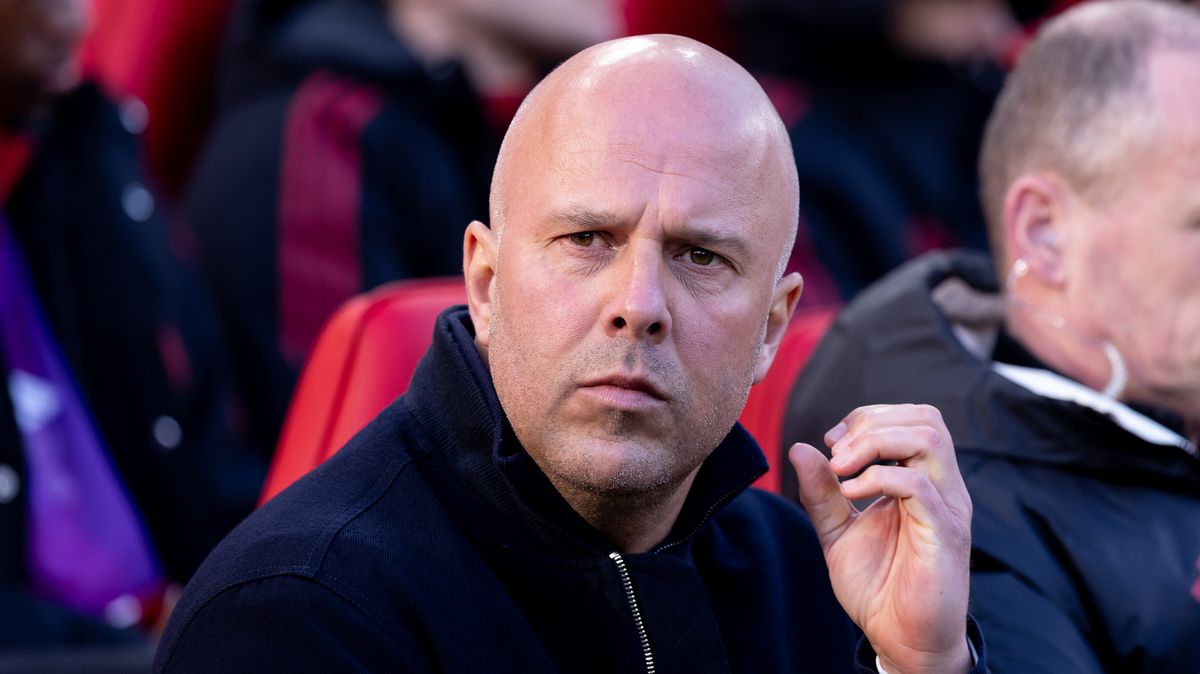 Liverpool news: Two-way Luis Suarez battle kicks off and club responds to approach