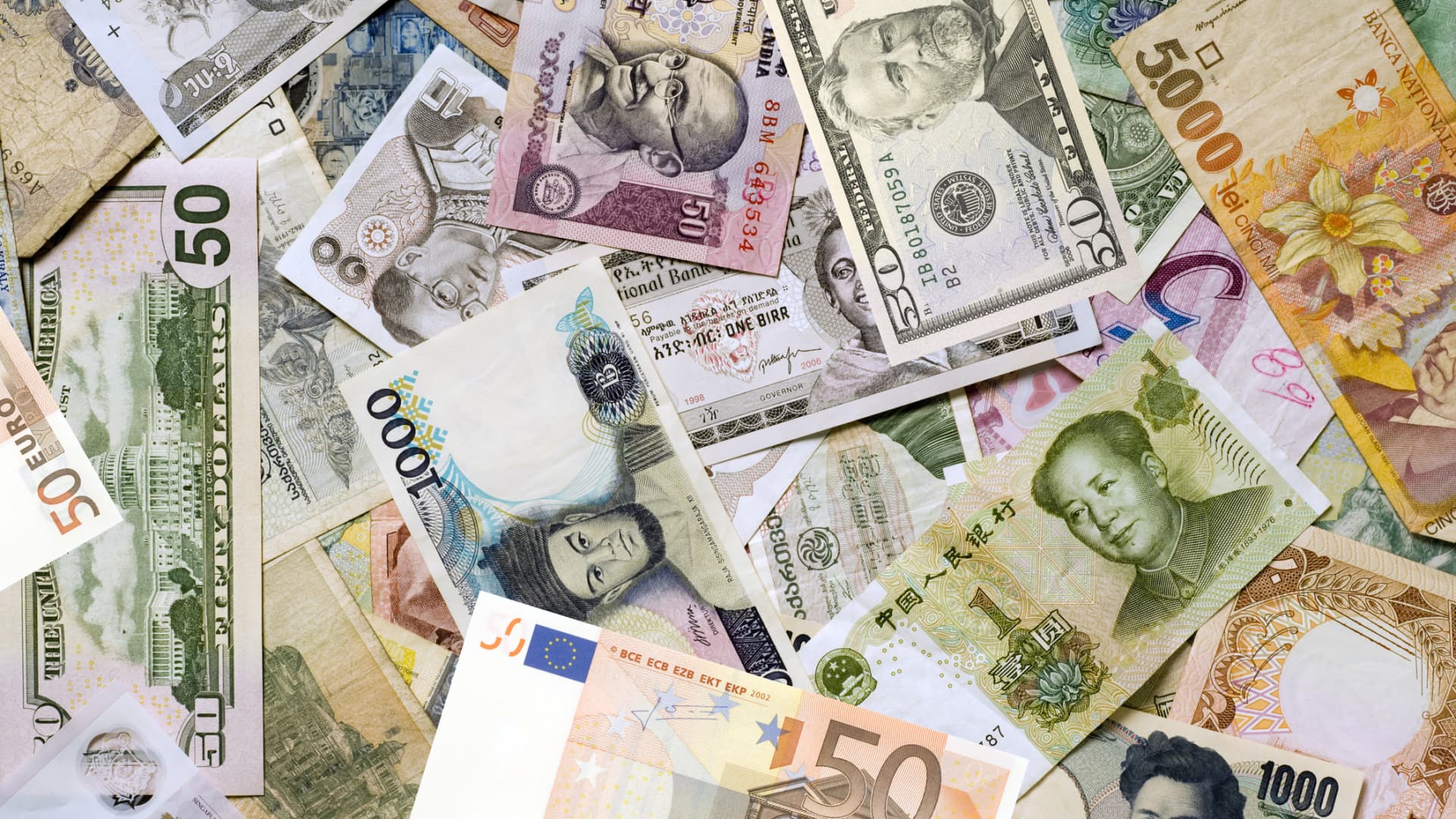 Yen, euro under pressure as Middle East conflict stokes energy concerns