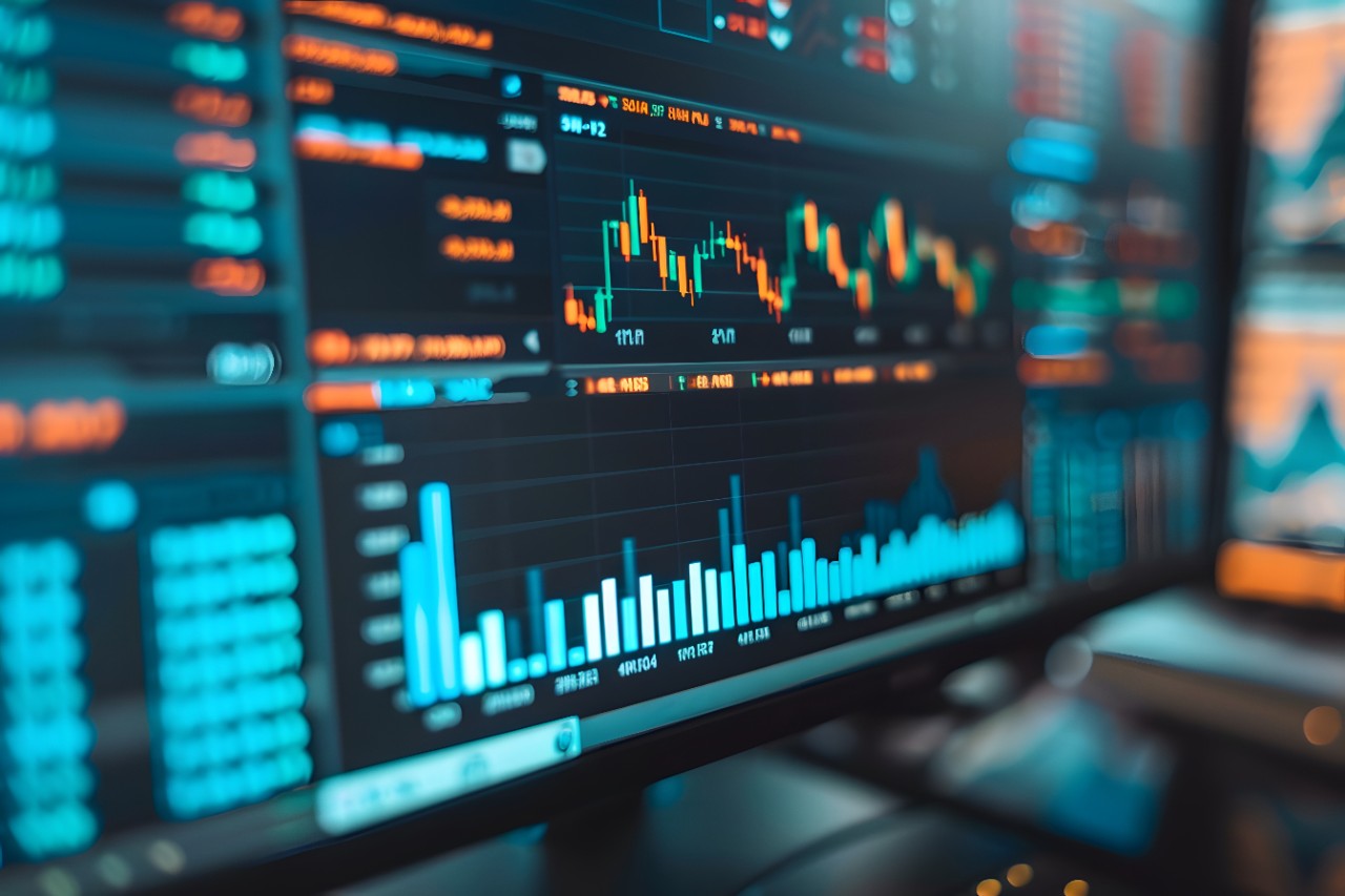 S&P 500 holds at support while EUR/GBP slips and silver price stays sidelined