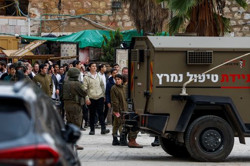 Israel kills Palestinian in occupied West Bank, illegal settlers steal local livestock: report