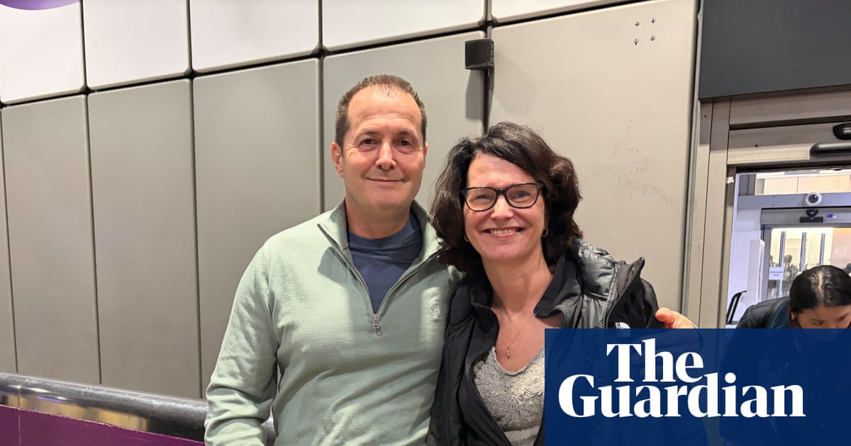 ‘It was surreal’: holidaymakers on first flight out of Abu Dhabi describe petrifying experience | United Arab Emirates ‘It was surreal’: holidaymakers on first flight out of Abu Dhabi describe petrifying experience | United Arab Emirates