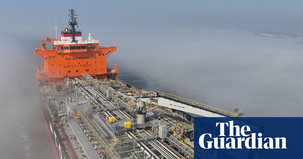 Oil prices ‘could breach 0 a barrel within days’ amid supply disruption from Iran war | Oil