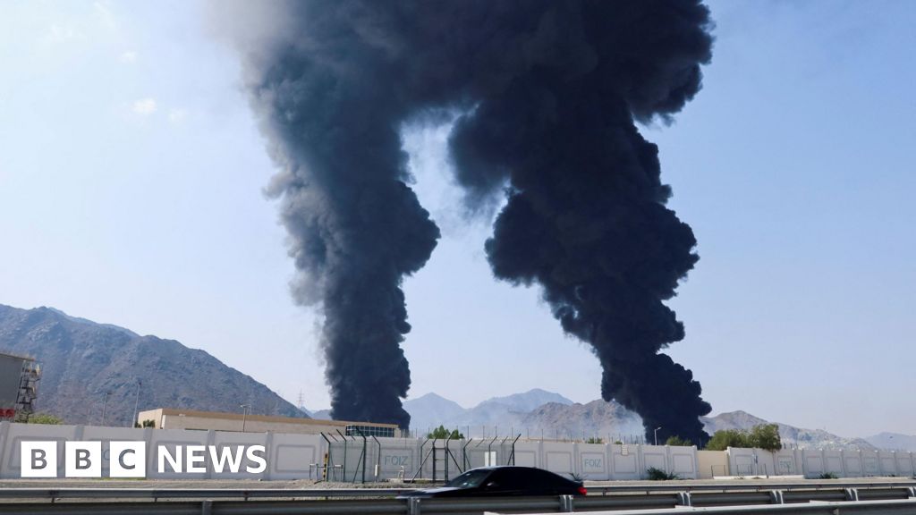 Iran hits key UAE oil port and Dubai airport – BBC