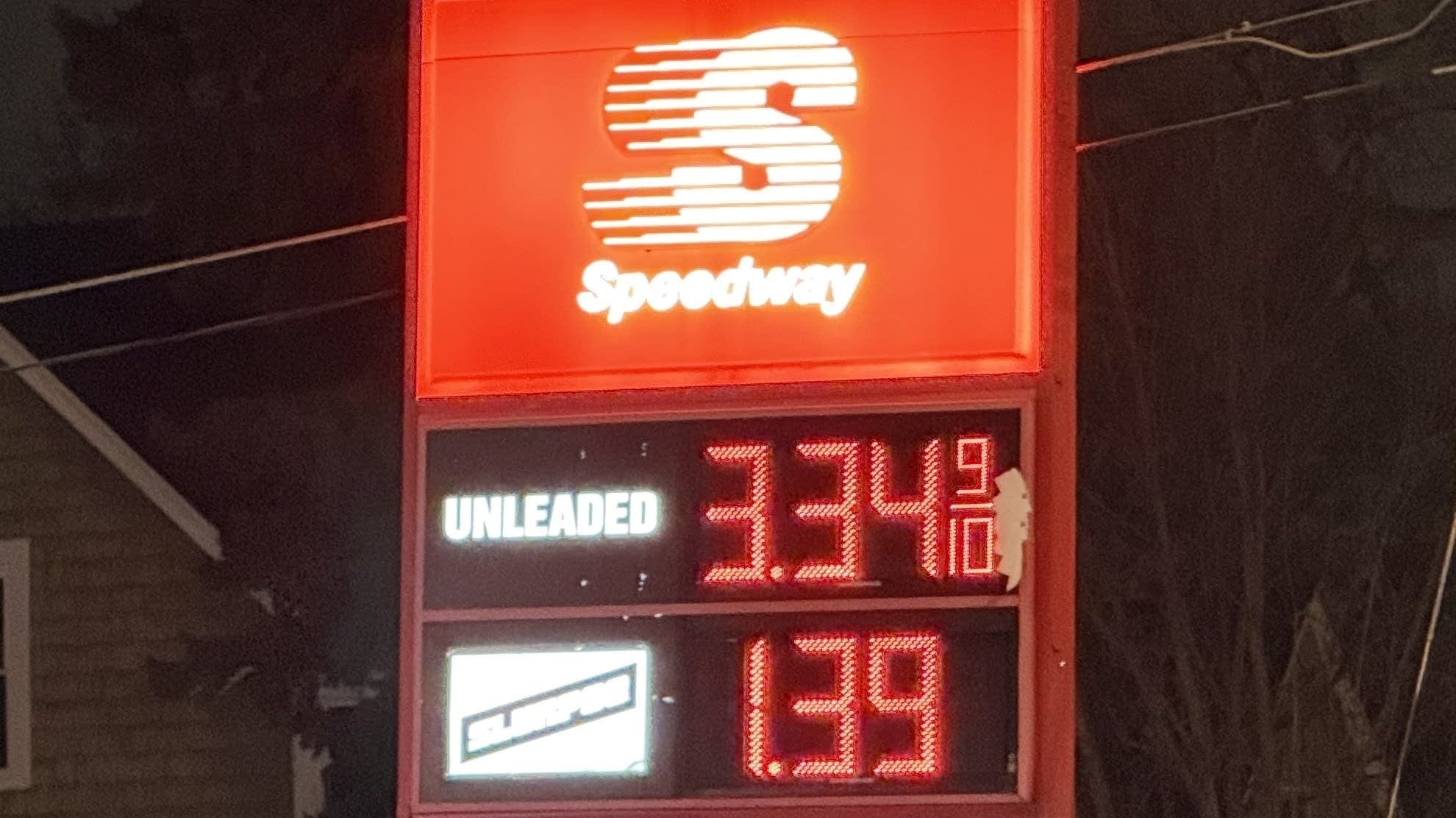 Gas prices continue to rise in Minnesota, across the country – MPR News