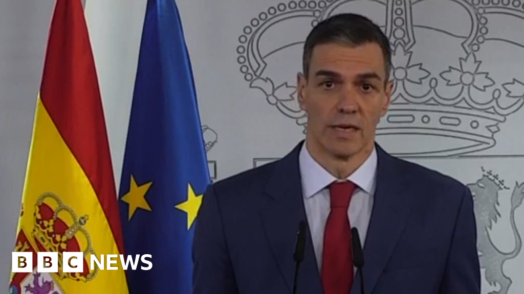 Spain's Pedro Sánchez hits back at Trump threat to sever trade saying 'no to war' – BBC
