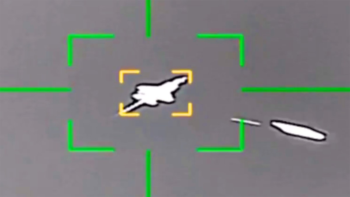 USAF F-35 Makes Emergency Landing After Allegedly Being Hit by Iranian Fire USAF F-35 Makes Emergency Landing After Allegedly Being Hit by Iranian Fire