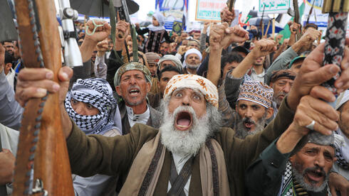 Houthis’ entry into Iran war raises fears of global shipping disruption in Red Sea