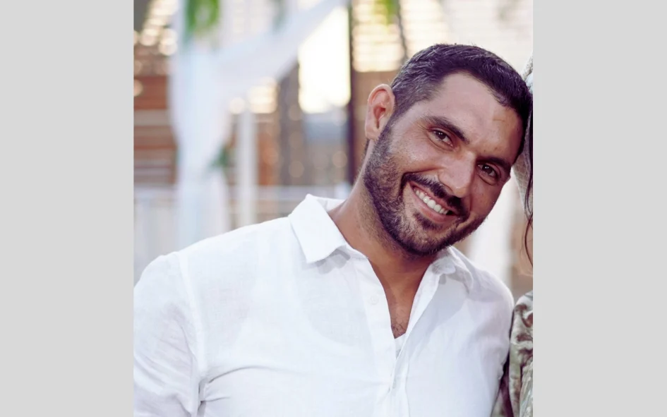 The Blogs: With His Bare Hands | Saguy Green