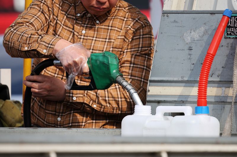 From Europe to Asia, bond markets plunge as oil vaults above 5