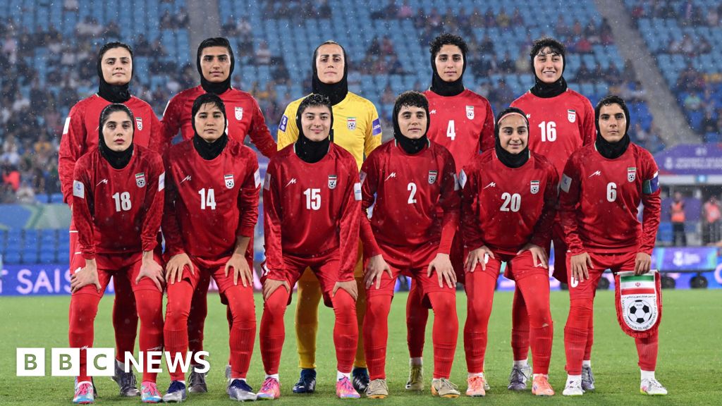 Three more Iran football team members change minds over asylum – BBC Three more Iran football team members change minds over asylum – BBC