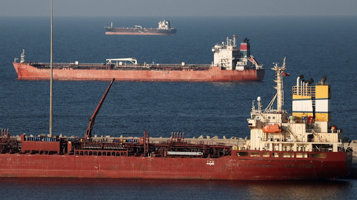 Oil market prepares for 0 a barrel as Middle East producers cut output