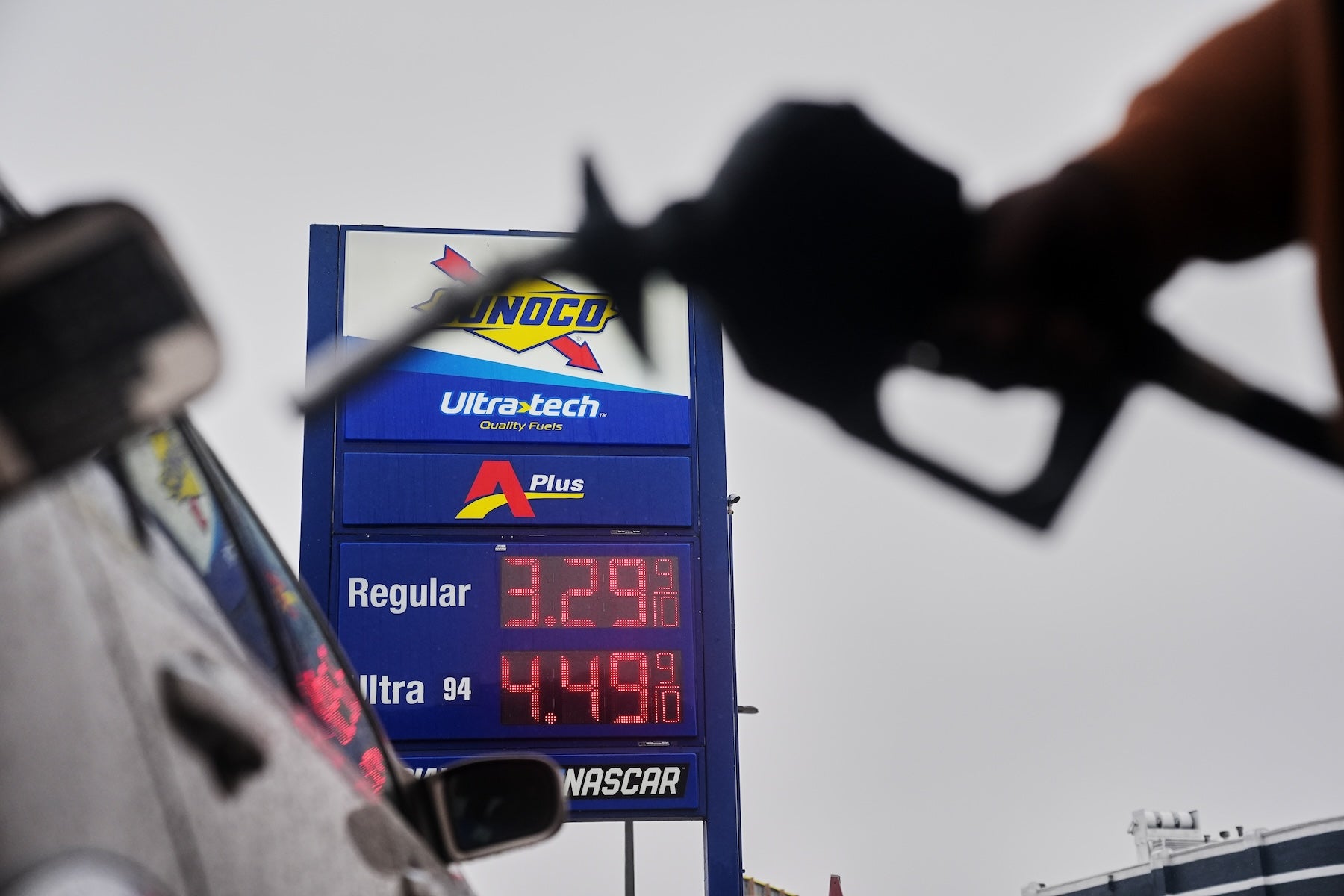Philadelphia gas prices rise amid Iran war