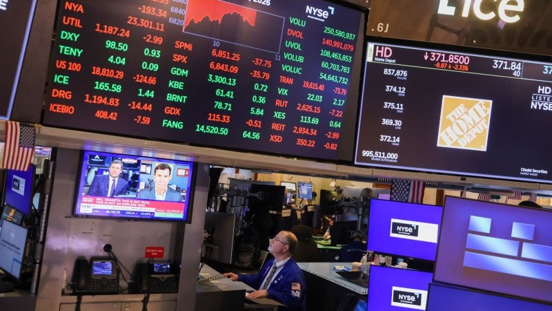 FX Daily: Overweight Europe and EM positions remain at risk | articles