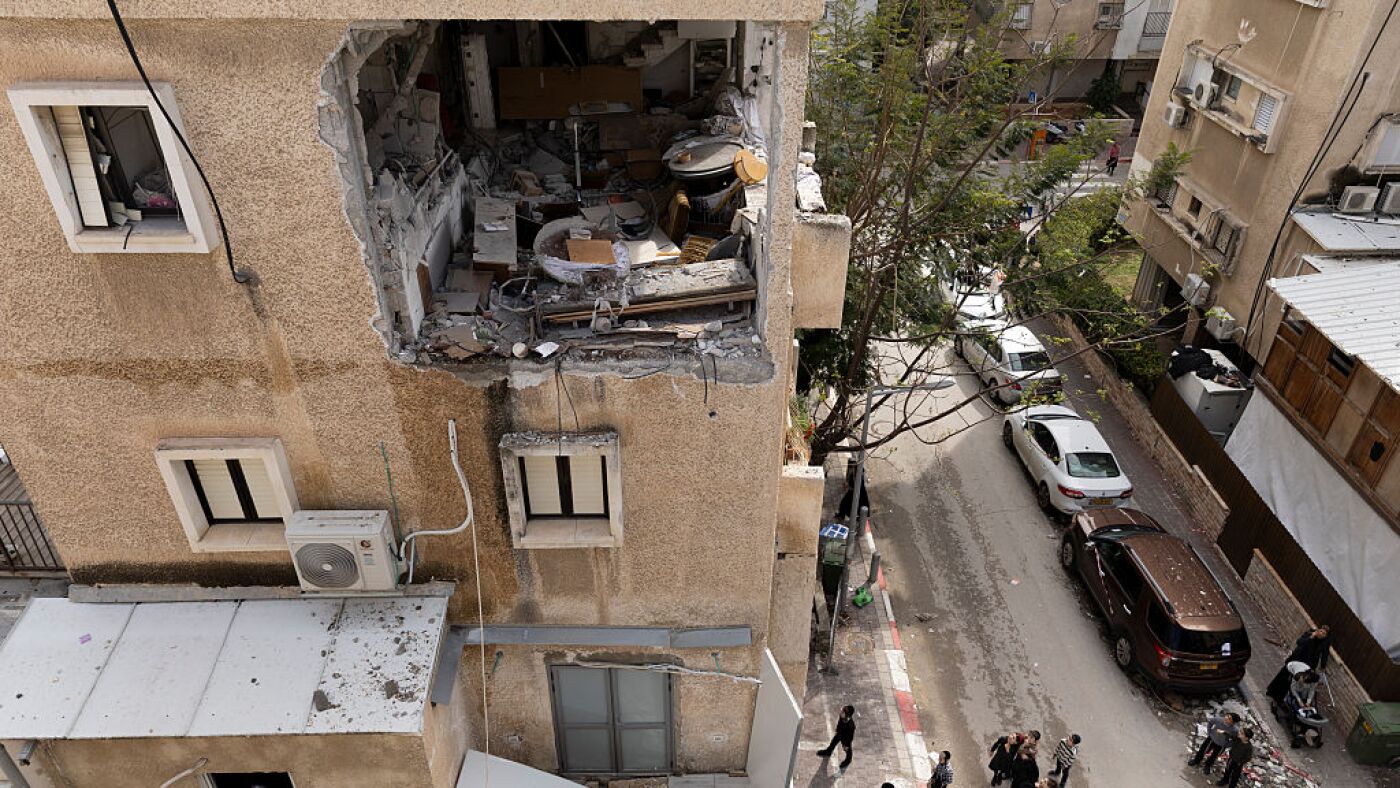 Israel and Iran ramp up attacks as Trump insists Tehran wants a deal : NPR Israel and Iran ramp up attacks as Trump insists Tehran wants a deal : NPR