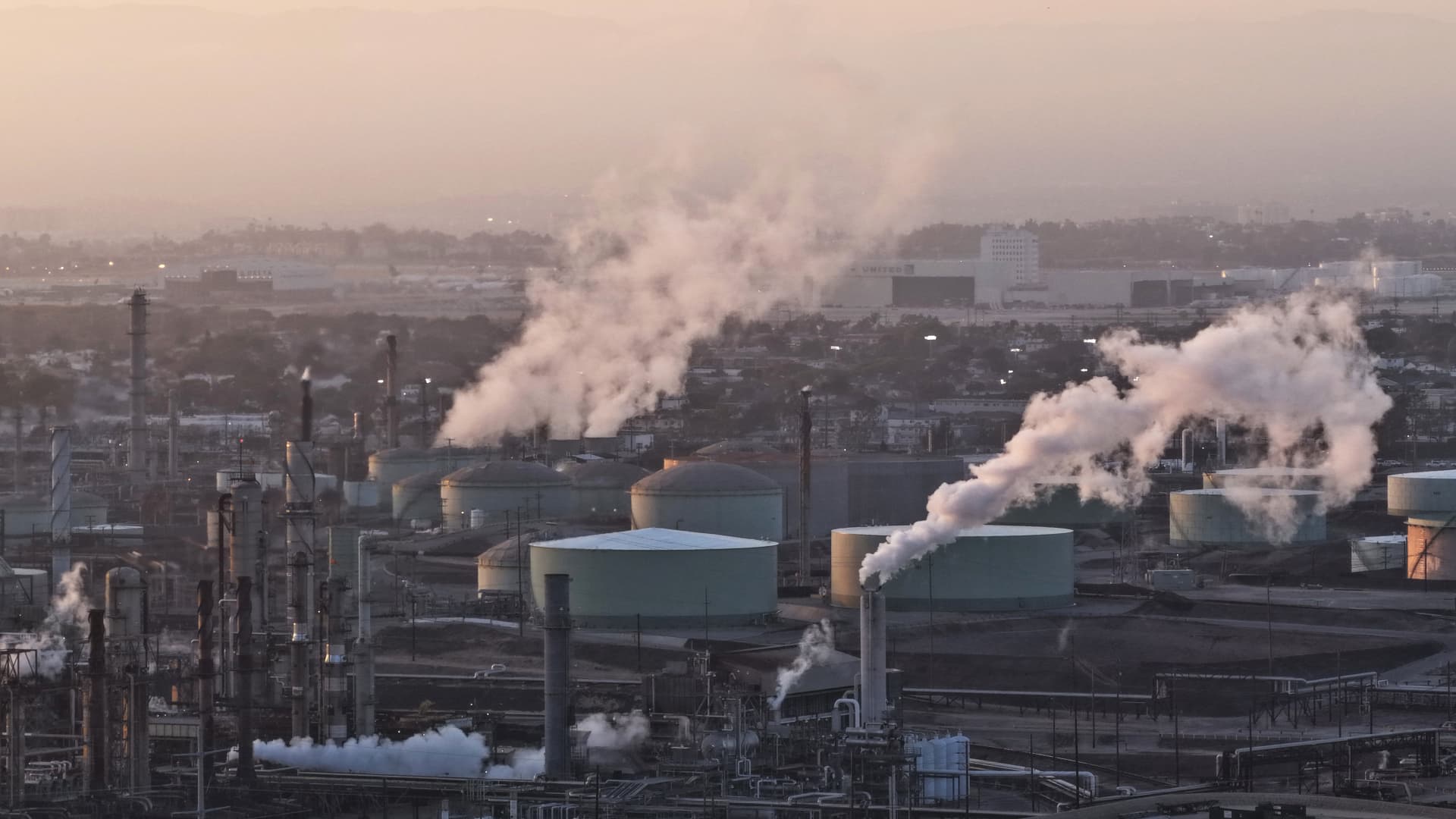 Possible U.S.-Iran talks revive hopes of easing Hormuz tensions