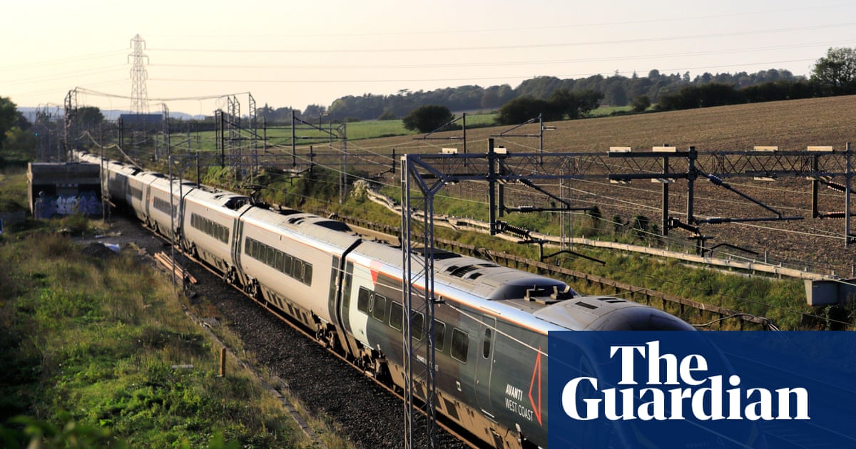 Plans to change HS2 train size could reduce capacity and speed in north, says expert | HS2