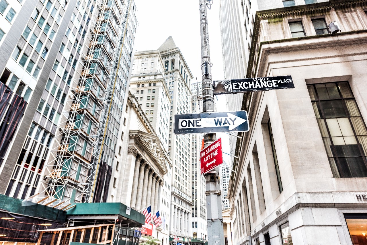 Technical analysis of the Dow and GBP/USD as they lose upside momentum while US natural gas futures stabilise.