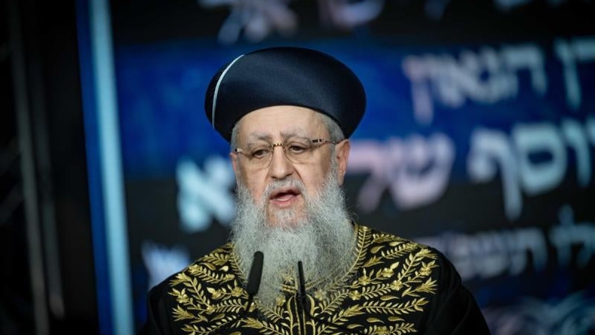 הרב דוד יוסף ברחבת הכותל: “נציית לפיקוד העורף – לא לבג”ץ”