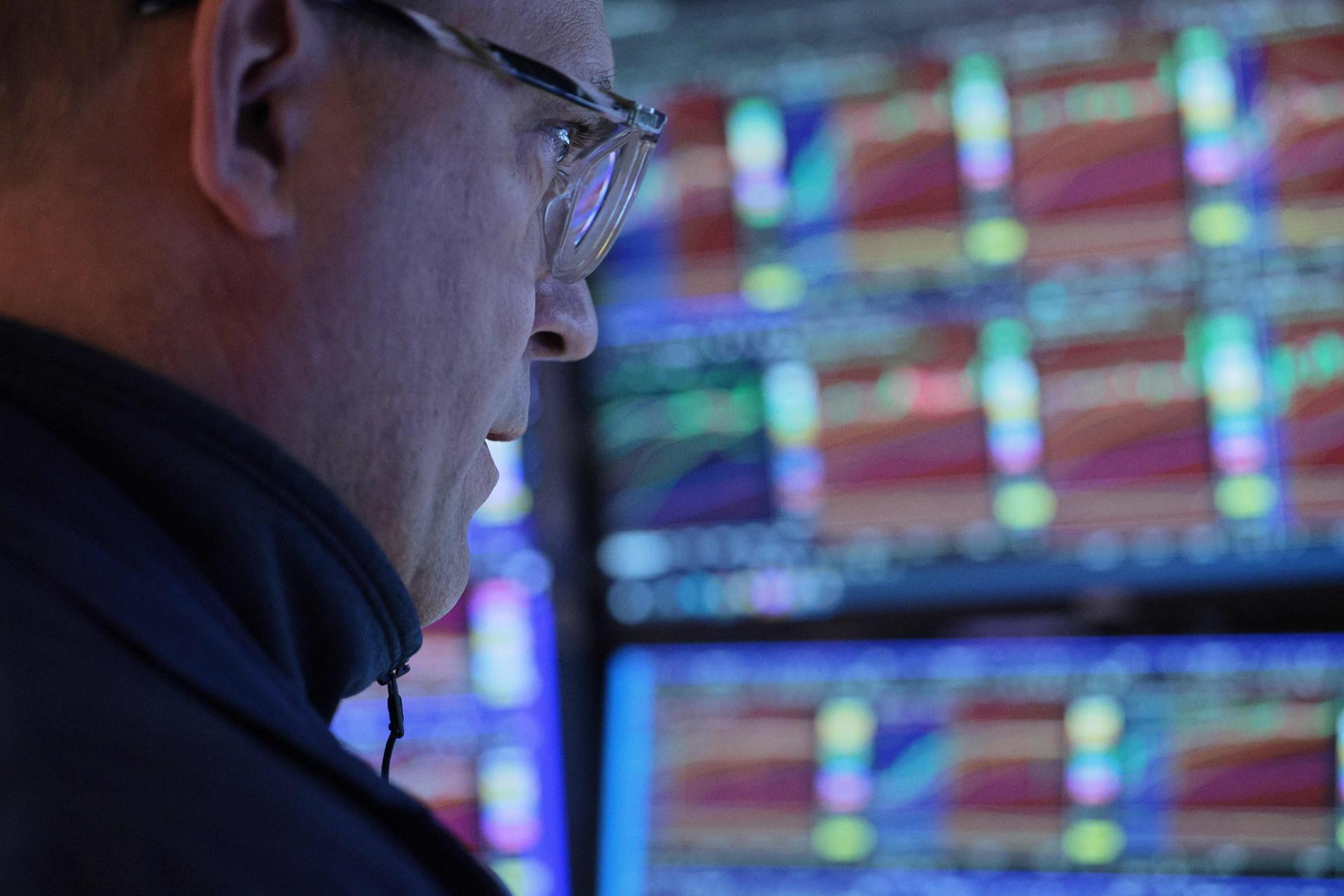 Oil prices rise to 0 as stocks slow on uncertainty about US-Iran ceasefire