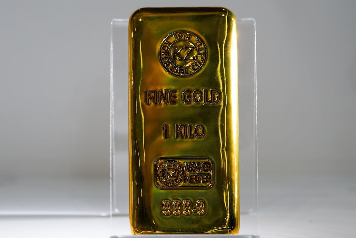 Gold Heads for Weekly Gain as Traders Weigh Iran Truce Prospects