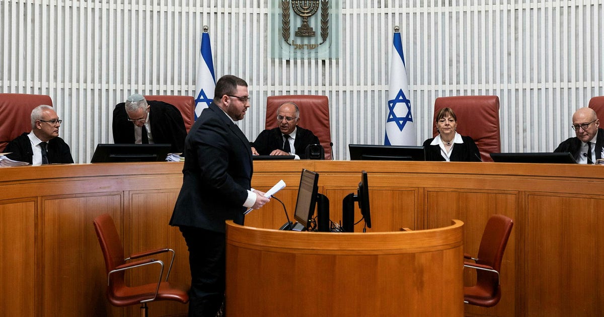 Pro-government Activists Try to Storm Israeli High Court’s Oct. 7 Probe Hearing