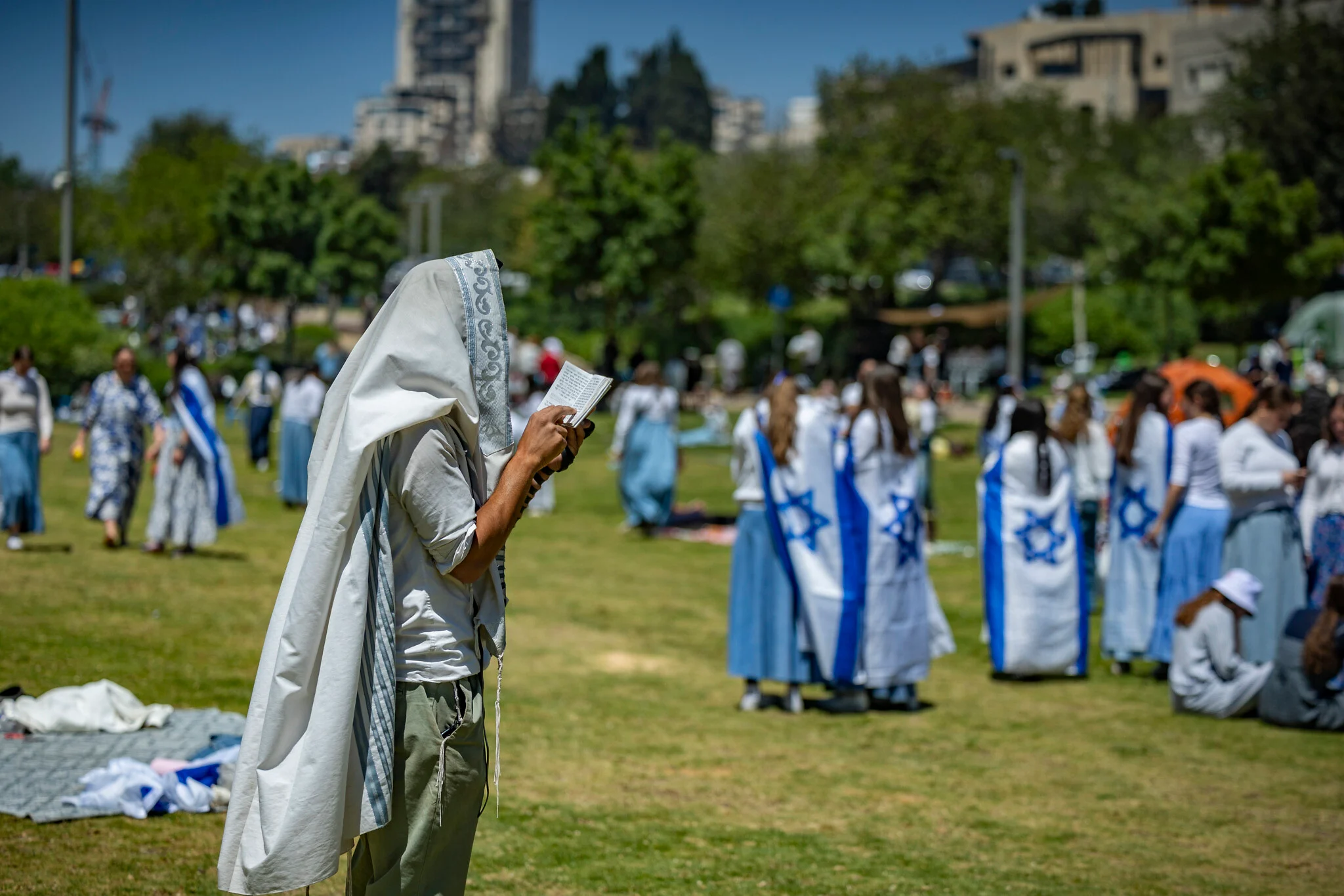 Blue skies, white smoke: Israelis celebrate 78 years of independence