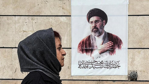 With regime still standing, Iranians fear sharpening pressure after war and crackdown