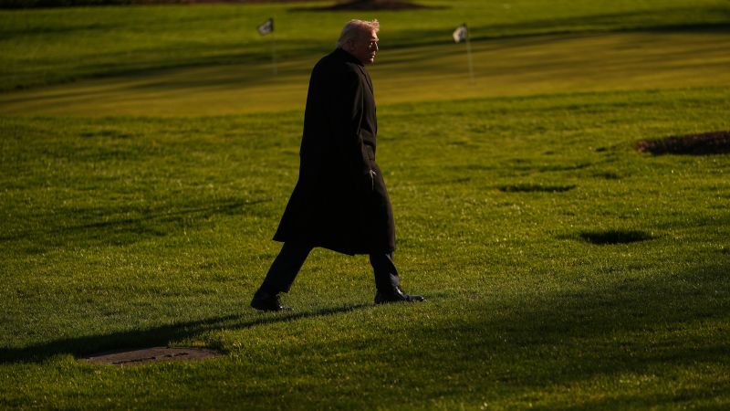 CNN Poll: Trump’s approval rating on the economy hits a new low